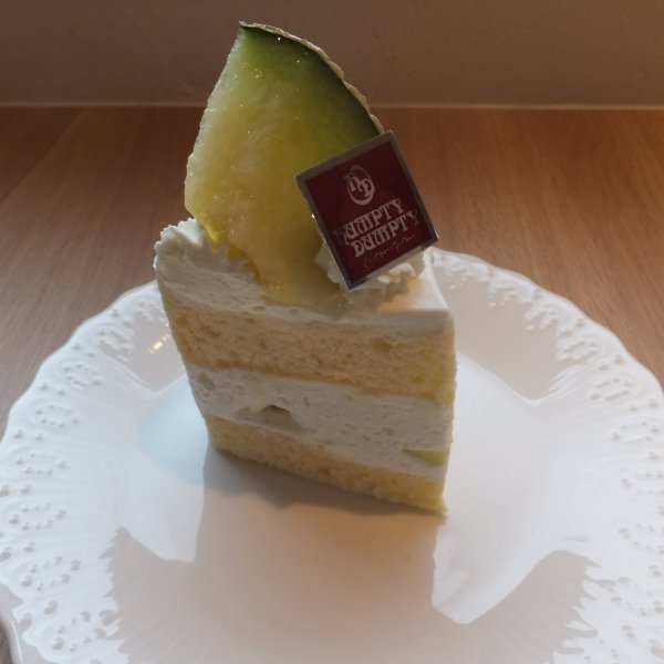 メロンと白桃のショートケーキ [Ameba blog【ハンプティー・ダンプティー】]