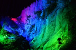  湧水公園「いなぶの氷瀑」ライトアップも開催！